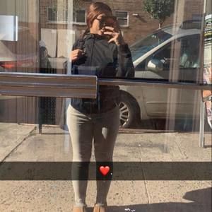 Meet your Posher, Daniela